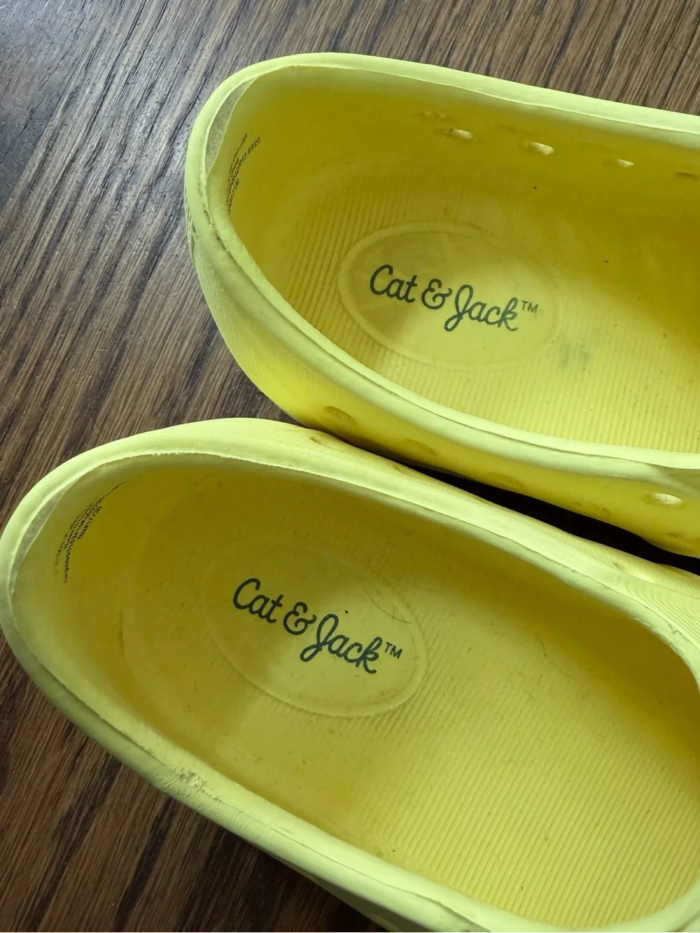 Cat & Jack Yellow Rubber Slip-On Water Shoes, toddler size 8